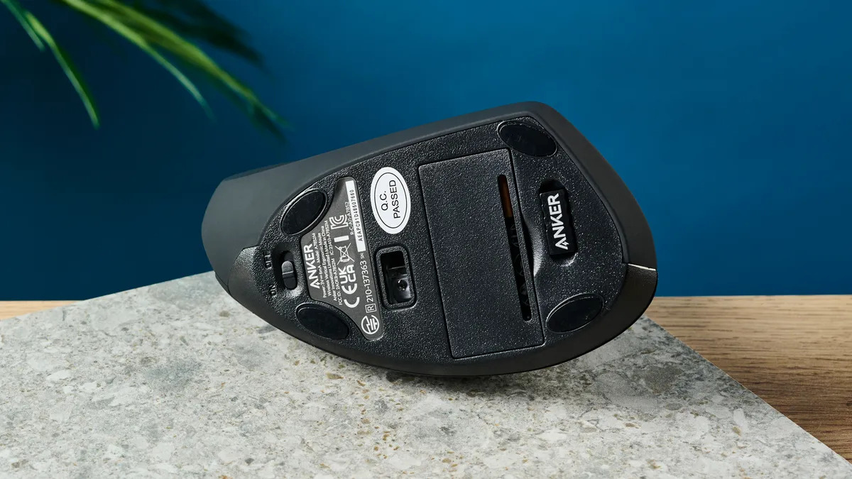 Danh gia chuot Anker 2.4G Wireless Vertical Ergonomic 07