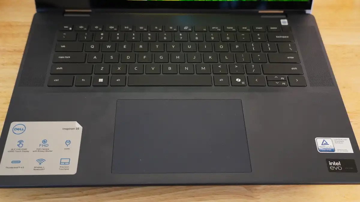 Đánh giá Dell Inspiron 16 2-in-1: Hiệu năng mạnh mẽ trong tầm giá vừa phải 15 Dell Inspiron 16 2in1 03