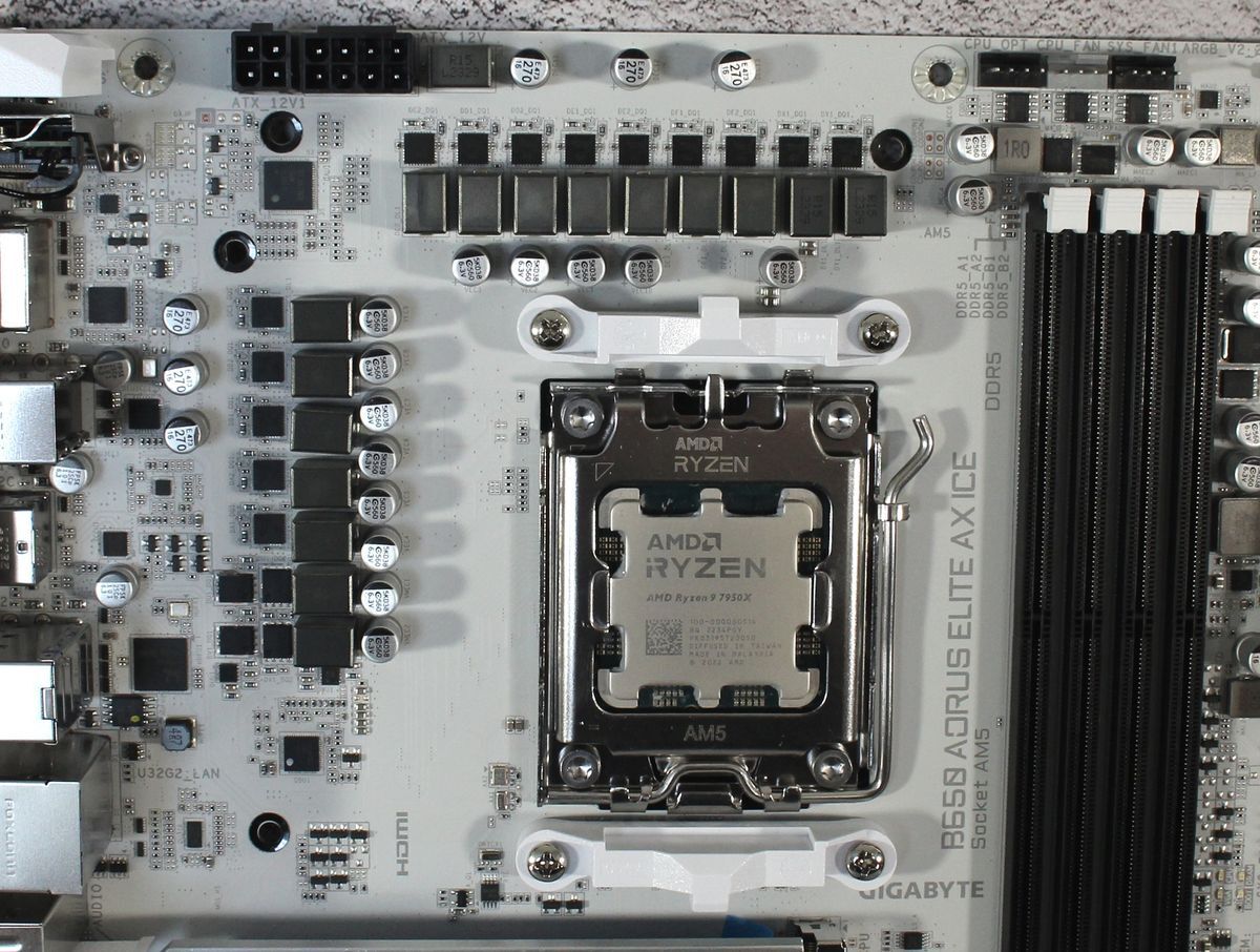 Gigabyte B650 Aorus Elite AX Ice Motherboard 04