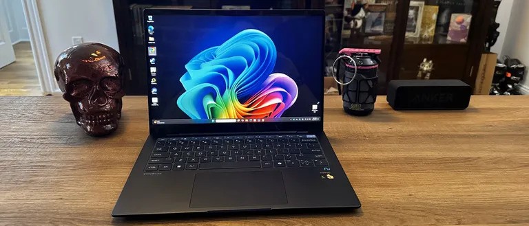 HP EliteBook Ultra 01