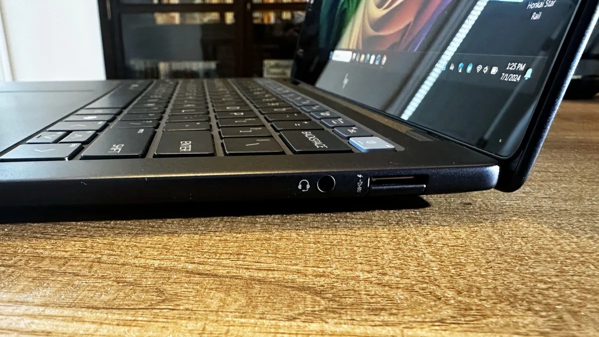 HP EliteBook Ultra 03