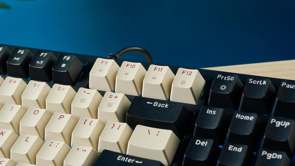 Đánh giá MageGee Sky87 18 MageGee Sky87 08