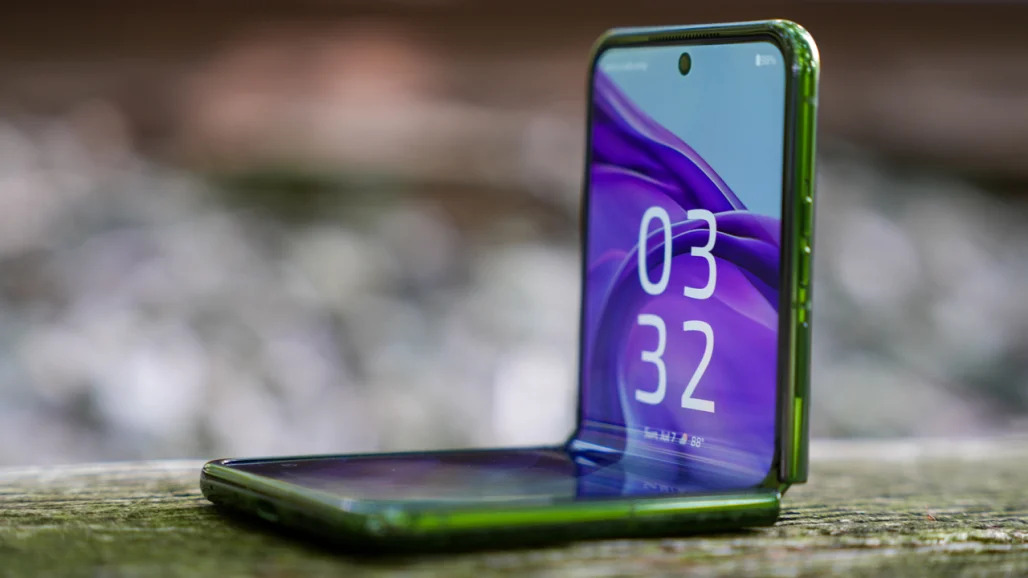 Motorola Razr 2024 01