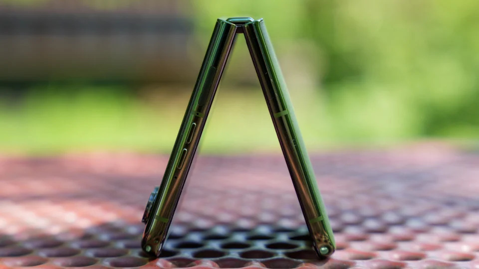 Motorola Razr 2024 03