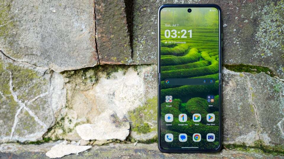 Motorola Razr 2024 07