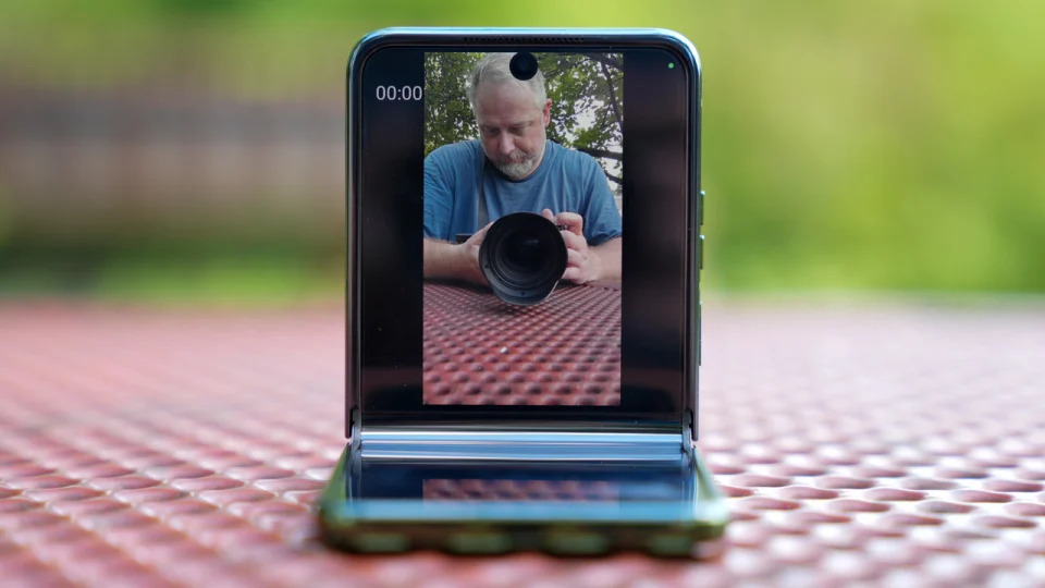 Motorola Razr 2024 16