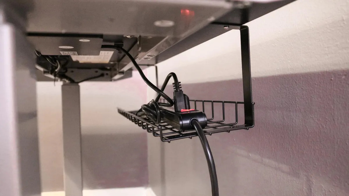 X Chair Standing Desk 06