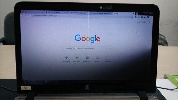 Nguyên nhân và cách khắc phục đốm sáng màn hình laptop 15 Ap luc vat ly len man hinh