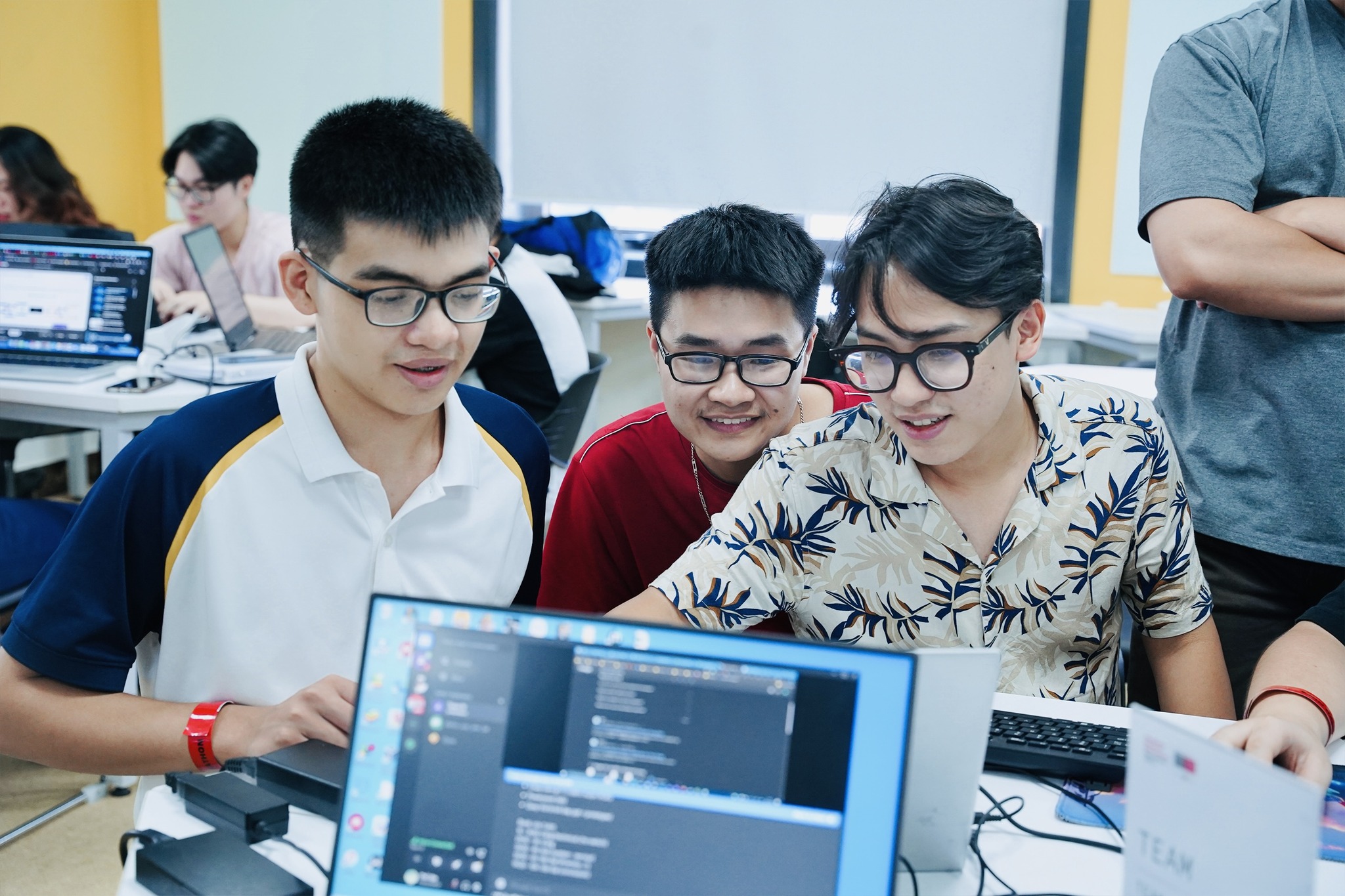 Hướng dẫn chọn mua laptop cho học sinh THPT cấp 3 đầy đủ và chi tiết nhất 28 Cai thien ky nang cong nghe can thiet cho tuong lai