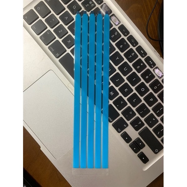 Cách xử lý viền màn hình laptop bị hở hiệu quả 8 Can than khi su dung keo dan