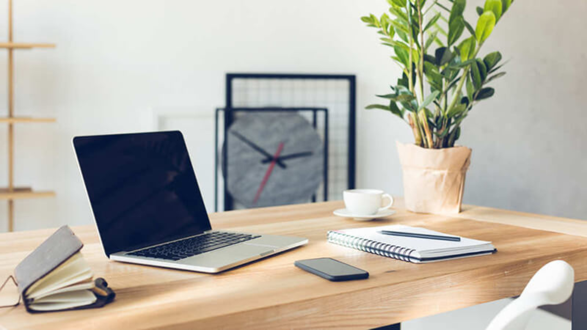 Dat laptop o noi thoang mat va kho rao