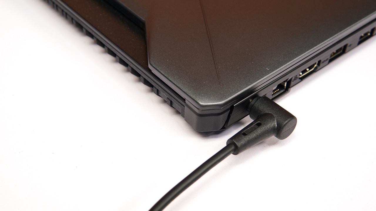 Có nên vừa sạc vừa dùng laptop Windows? 16 Khi nao nen tranh vua sac vua dung laptop