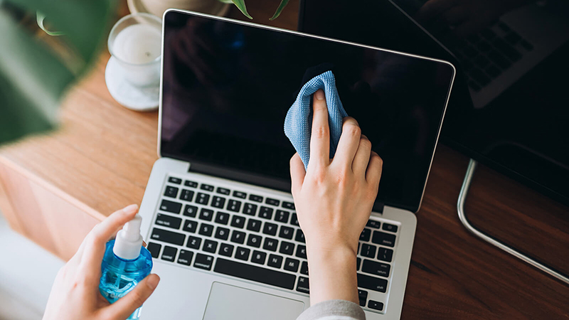 Lam sach va bao quan laptop dung cach