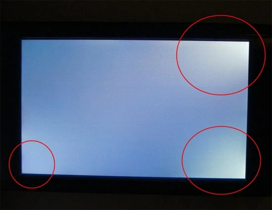 Nguyên nhân và cách khắc phục đốm sáng màn hình laptop 14 Loi den nen man hinh Backlight Bleeding