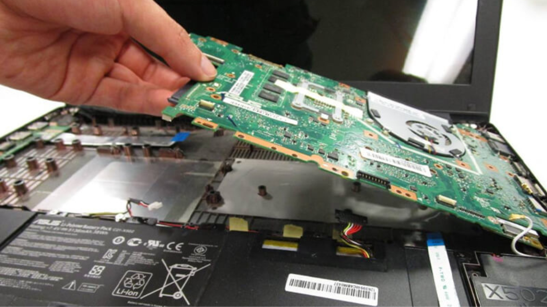 Hướng dẫn cách khắc phục màn hình laptop bị đỏ hiệu quả 14 Loi phan cung card do hoa hoac man hinh