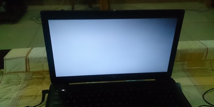 Cách khắc phục lỗi màn hình laptop bị vô nước hiệu quả 8 Man hinh khong hien thi