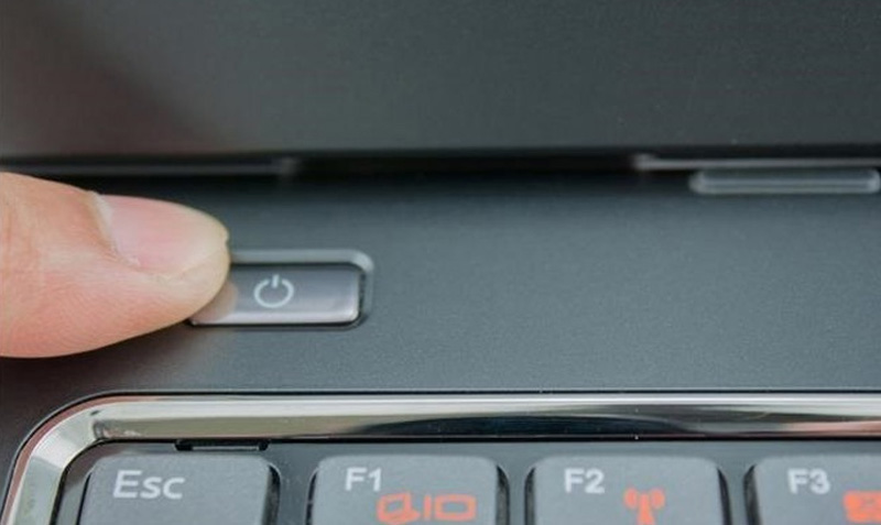 Khi sạc pin Laptop Windows có cần tắt máy không? 16 Tai sao viec tat laptop dung cach lai quan trong