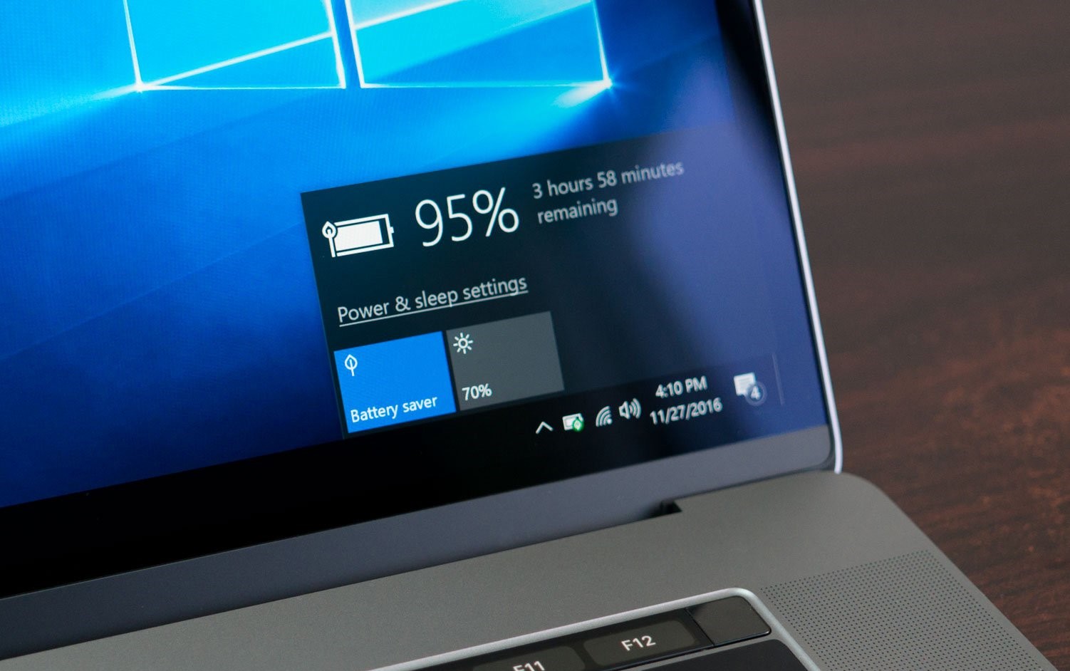 Laptop Lenovo Thinkpad X1 Yoga Gen 8 có gì mới so gới Gen 7 16 Tang thoi luong su dung pin