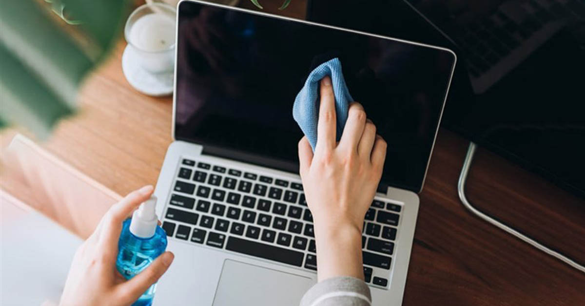 Ve sinh man hinh laptop