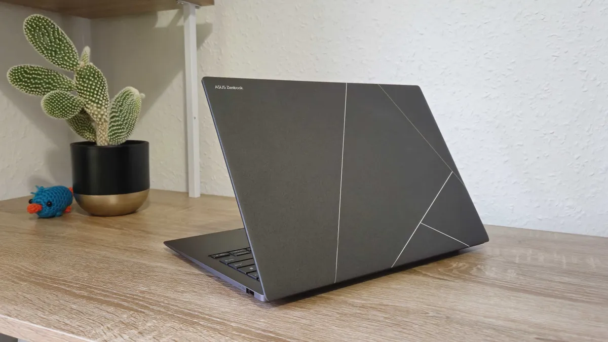 Đánh giá Asus Zenbook S14: Laptop Lunar Lake kết hợp hoàn hảo giữa sức mạnh và vẻ đẹp, nhưng đi kèm mức giá không hề nhỏ 9 Asus Zenbook S14 2