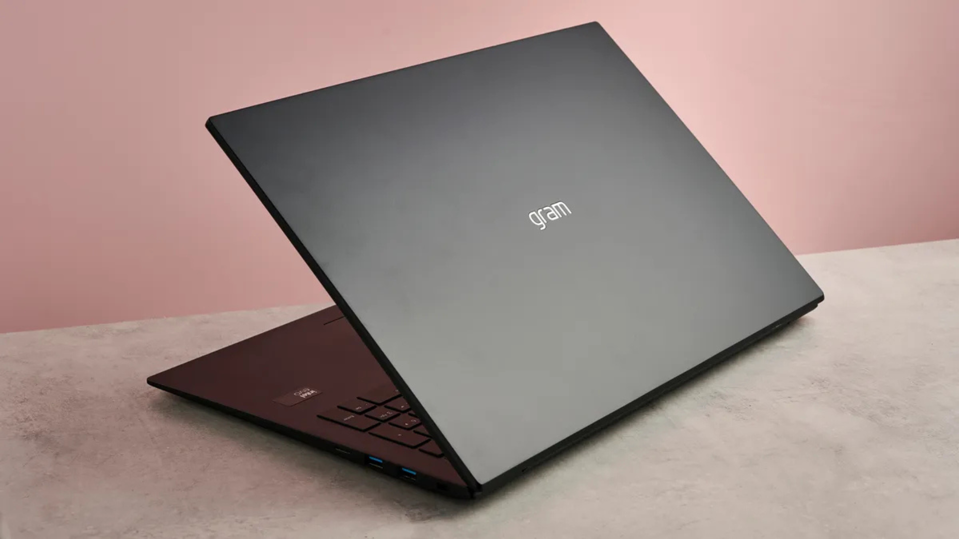 Đánh giá LG Gram 17 (2024): Liệu sự kết hợp giữa kích thước và tính di động thì có hoàn hảo? 17 LG Gram 17 20242
