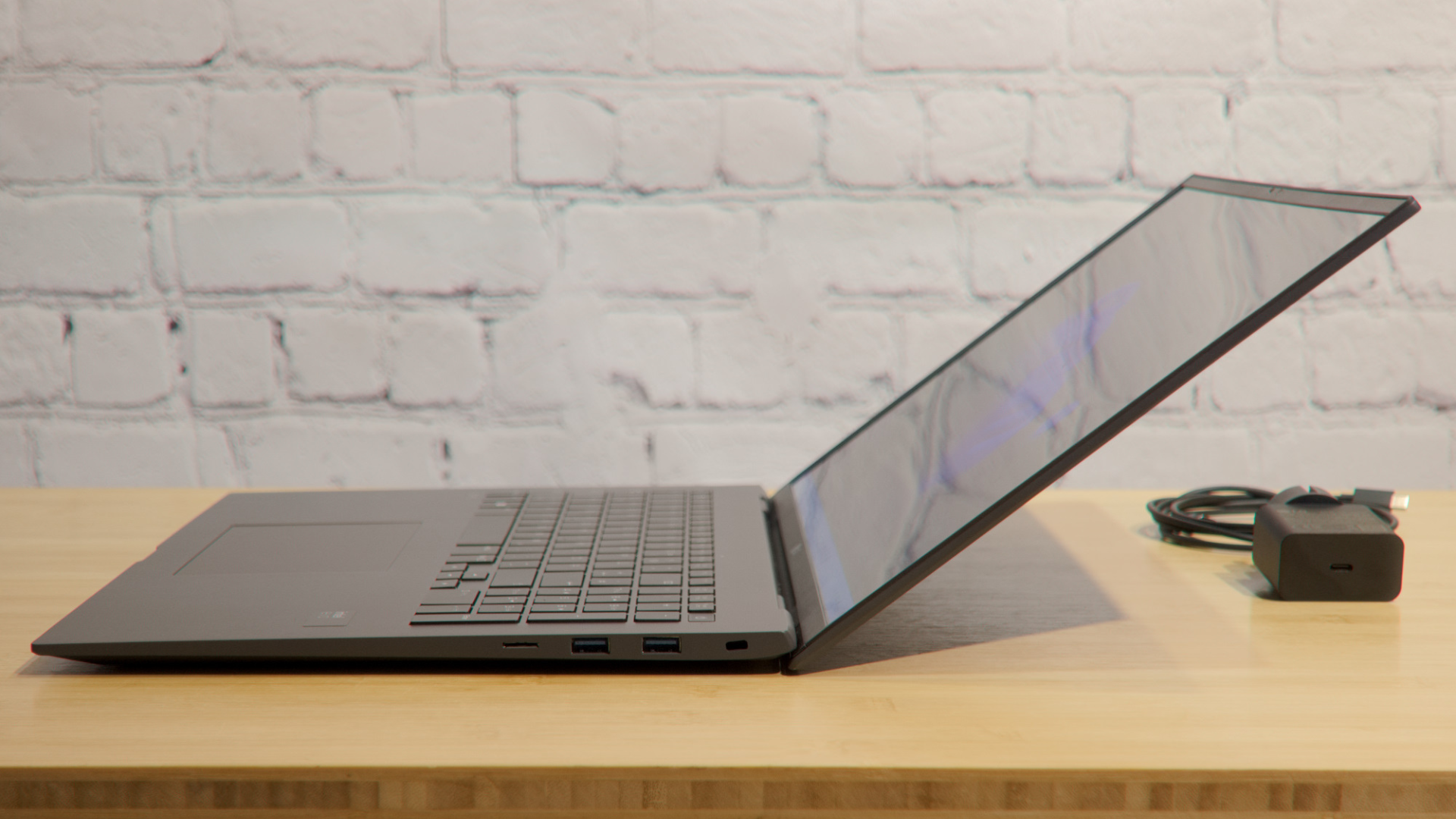 Đánh giá LG Gram 17 (2024): Liệu sự kết hợp giữa kích thước và tính di động thì có hoàn hảo? 22 LG Gram 17 20247