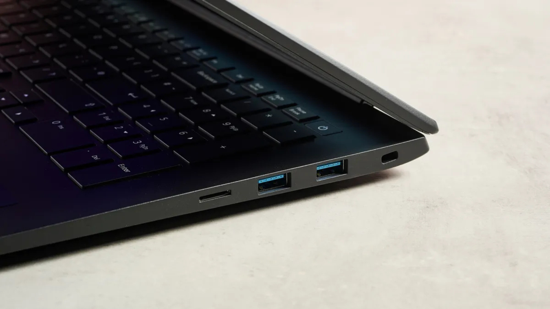 Đánh giá LG Gram 17 (2024): Liệu sự kết hợp giữa kích thước và tính di động thì có hoàn hảo? 23 LG Gram 17 20248