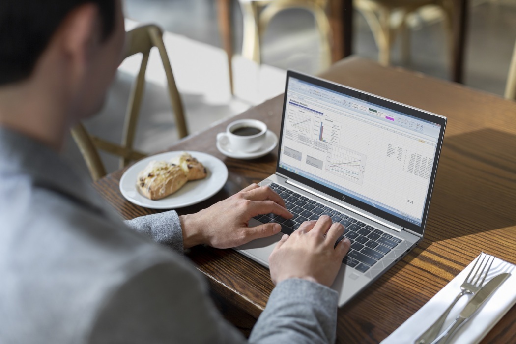 Hướng dẫn chọn mua laptop tốt nhất phù hợp với nhu cầu sử dụng 28 Laptop di dong cho nguoi thuong xuyen di chuyen