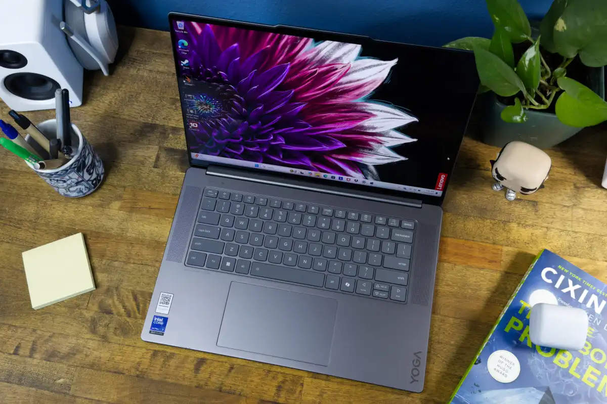 Lenovo Yoga Slim 7i Aura Edition 03