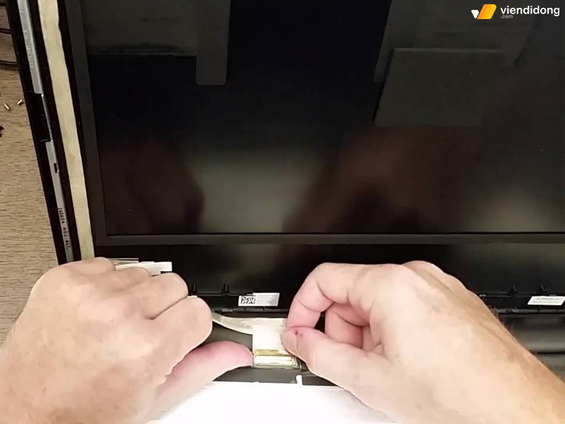 Hướng dẫn sửa lỗi màn hình laptop bị tối đen 4 Loi ket noi phan cung cap man hinh hoac man hinh LCD