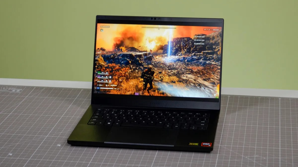 Những mẫu laptop 14 inch tốt nhất năm 2024: lựa chọn hàng đầu cho máy tính siêu di động 12 Razer Blade 14