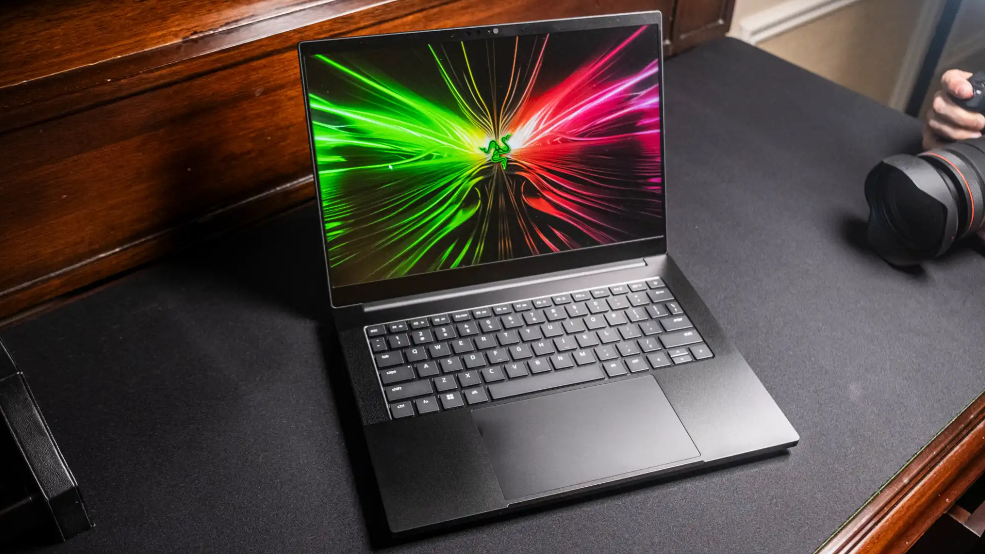 Razer Blade 18 (2024) - Một siêu phẩm đáng giá trong thế giới laptop 14 Razer Blade 18 3