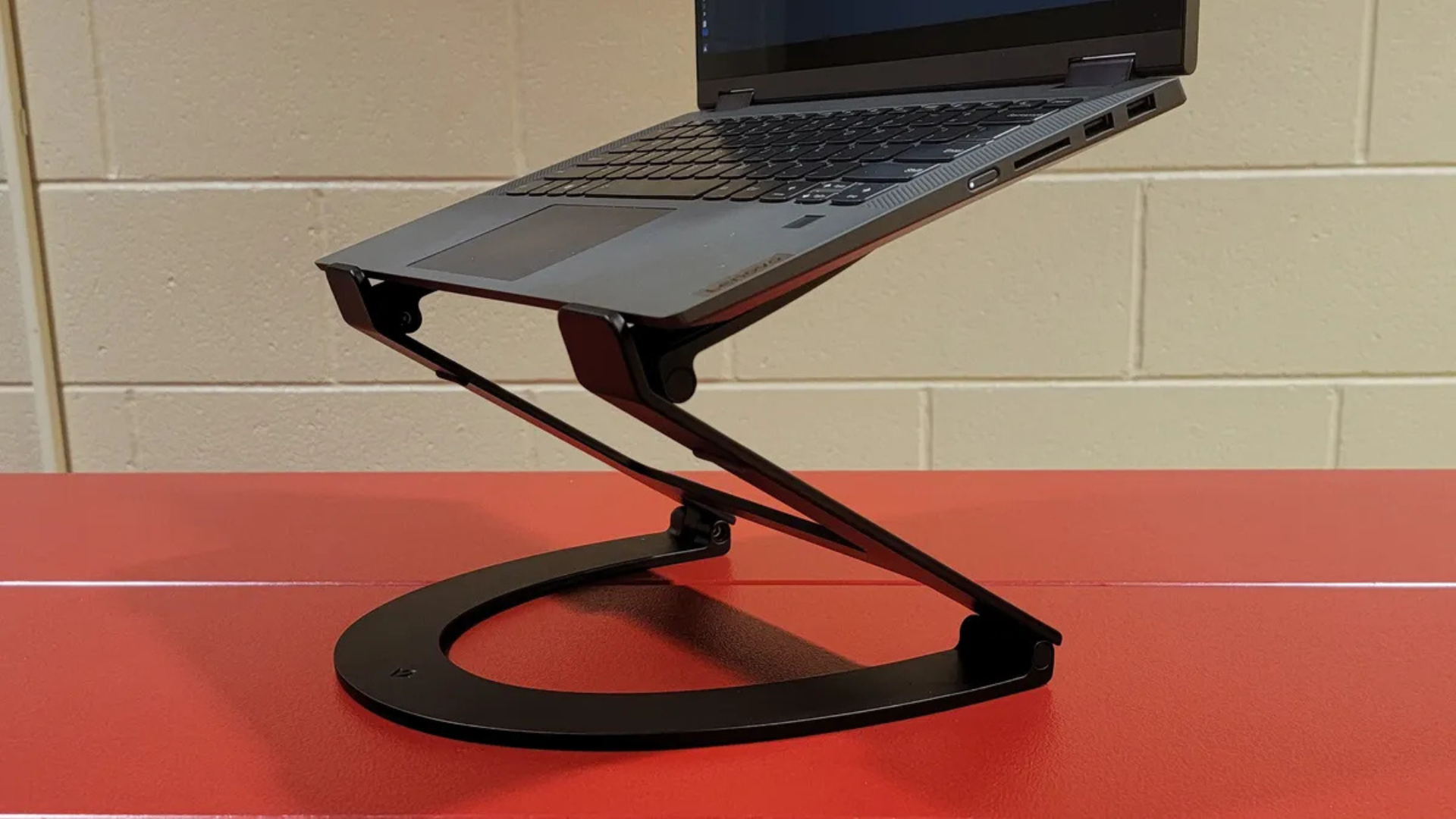 Những giá đỡ laptop tốt nhất năm 2024: lựa chọn hàng đầu dành cho bạn. 18 Twelve South Curve Flex Laptop Stand