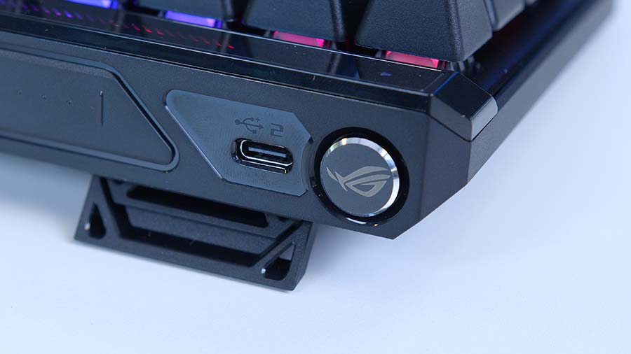 ASUS ROG Falchion Ace HFX 14