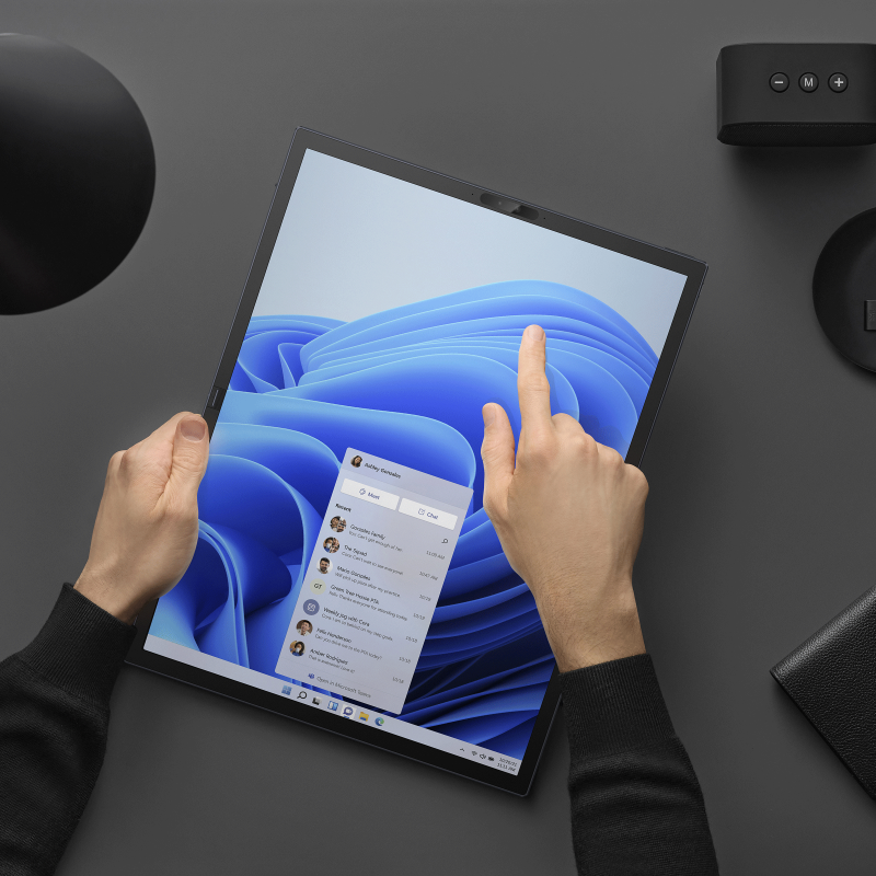 ASUS Zenbook 17 Fold OLED 17