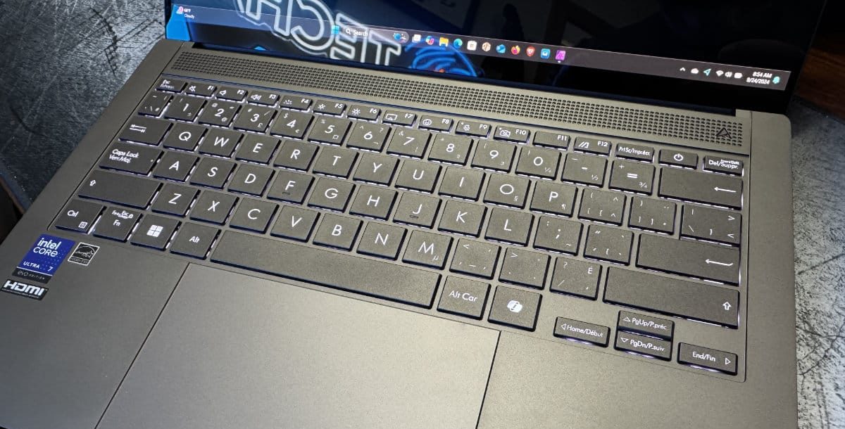 ASUS Zenbook S 14 UX5406SA: Siêu phẩm laptop với sức mạnh từ chip Intel Lunar Lake thế hệ mới 30 ASUS Zenbook S 14 UX5406SA 8 e1732942110272