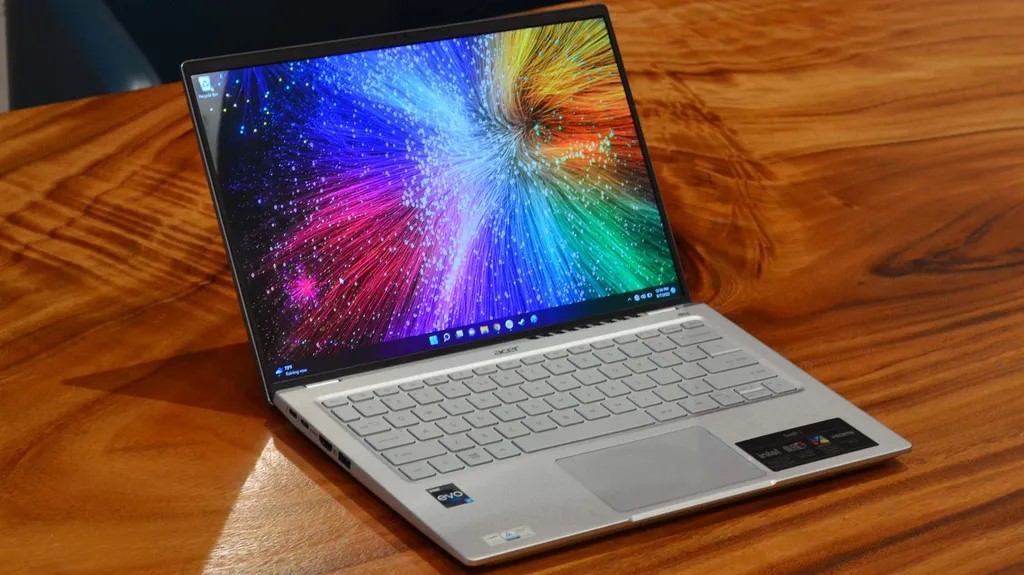 Những laptop Windows xuất sắc nhất năm 2024 - Hiệu năng đỉnh cao, lựa chọn hoàn hảo 11 Acer Swift 3 OLED 2022