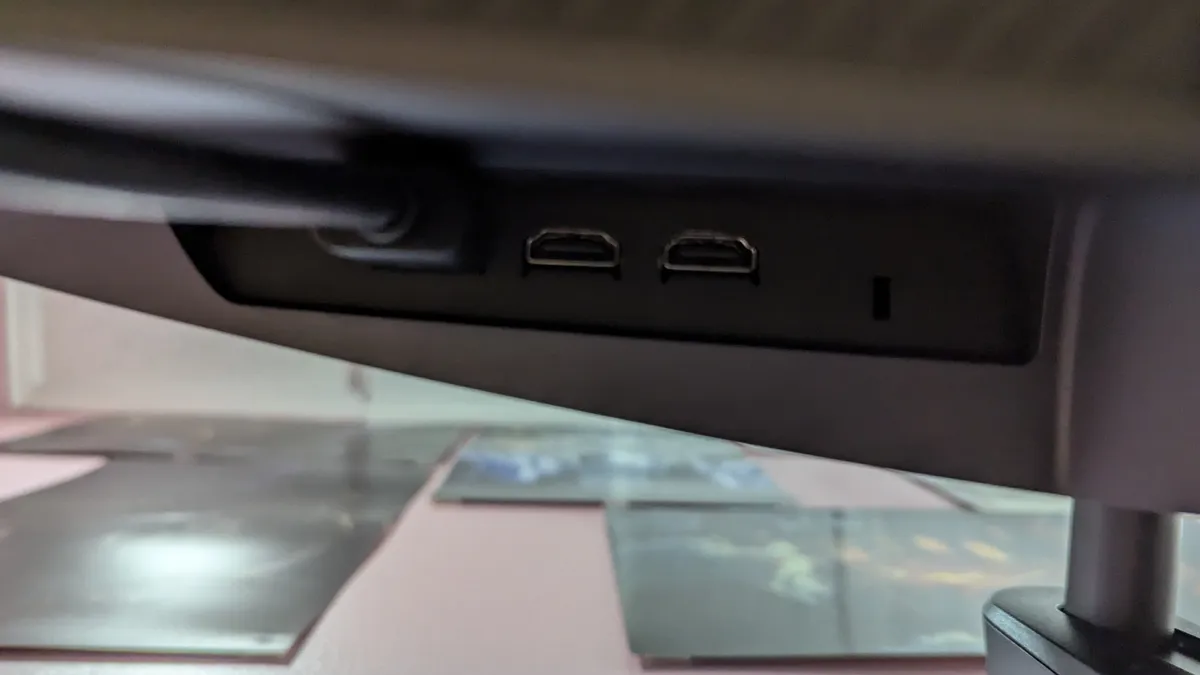 Alienware AW2725QF 04