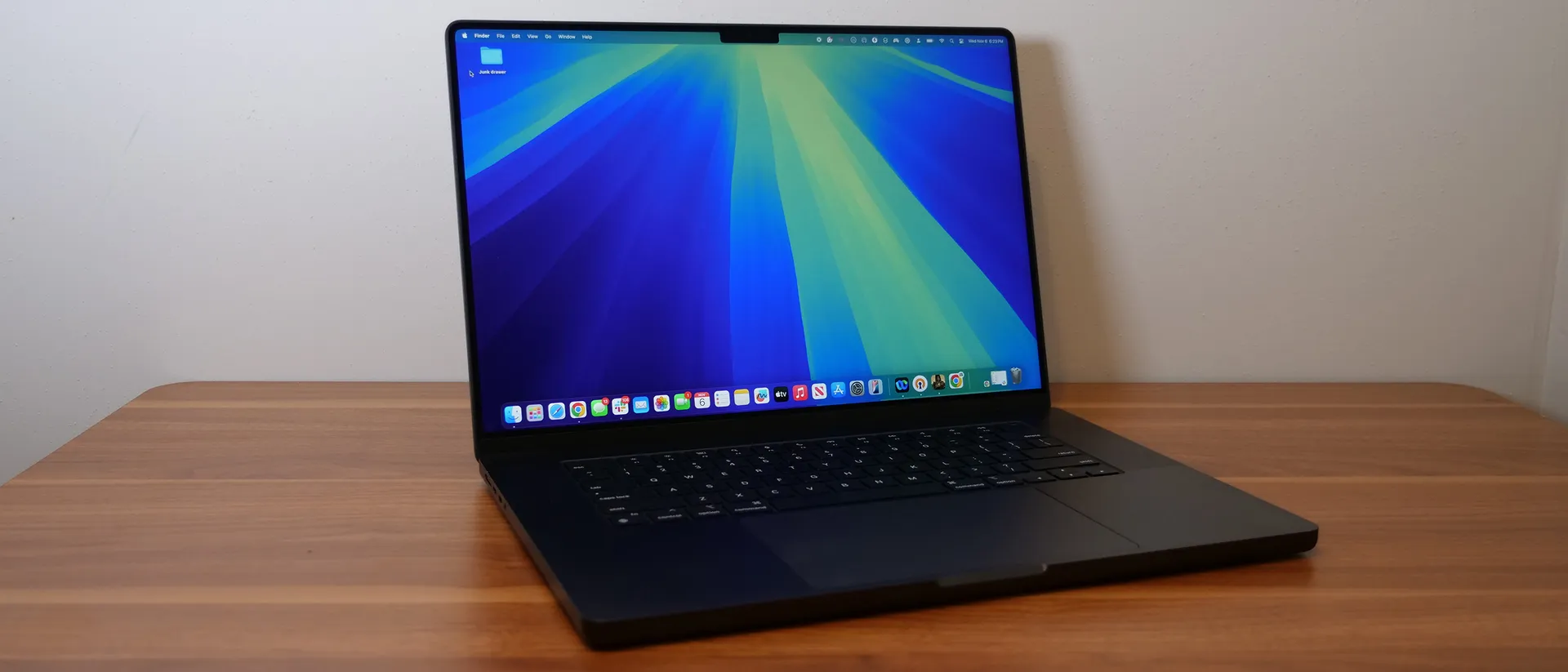 Apple MacBook Pro 16 inch M4 Pro 2024 01