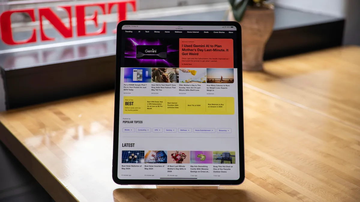 iPad Pro 2024 - Tại sao Apple chưa biến nó thành một chiếc MacBook hoàn hảo? 12 Apple iPad Pro 2024 10