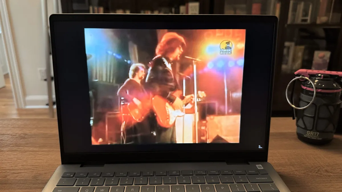 Dell Inspiron 14 Plus 7440 10