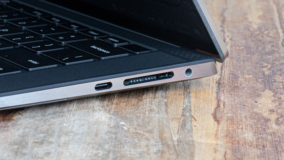 Dell Precision 5560 02