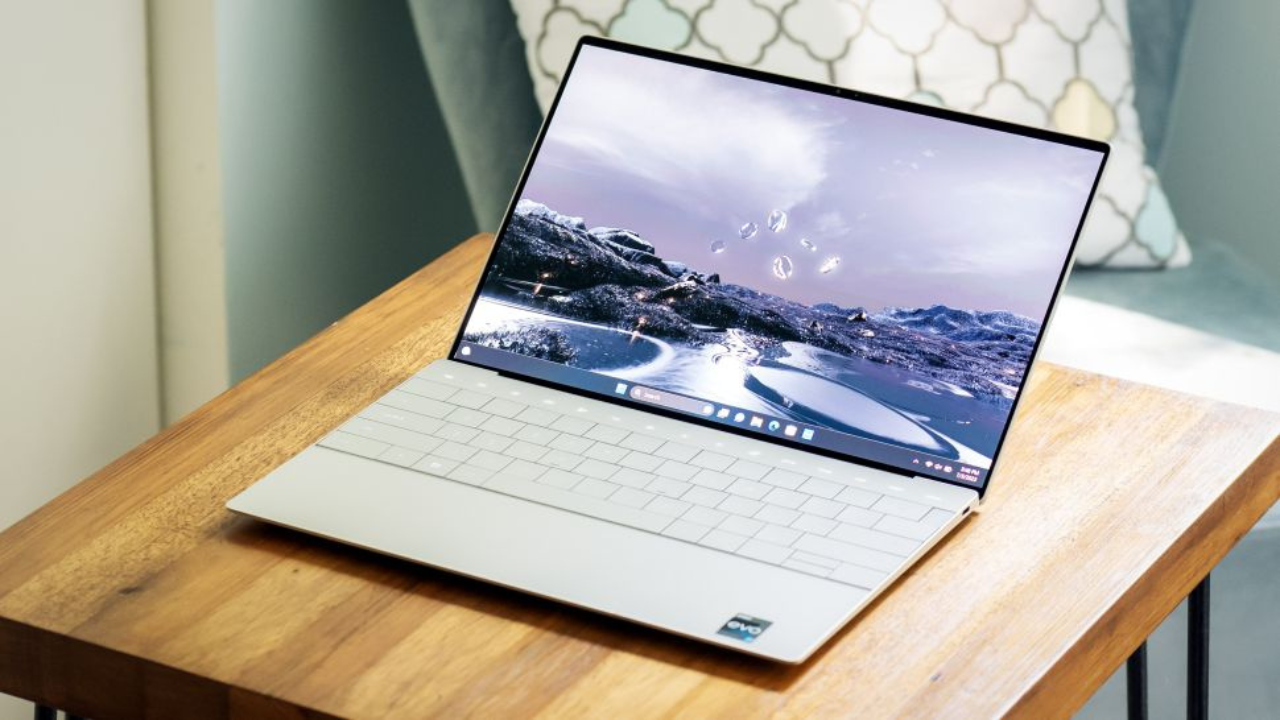 Top laptop Dell đáng mua nhất 2024 - Hoàn hảo cho công việc, học tập và giải trí 18 Dell XPS 13 Plus 2023