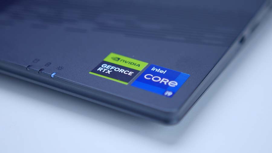 Gigabyte AORUS 16X ASG 02