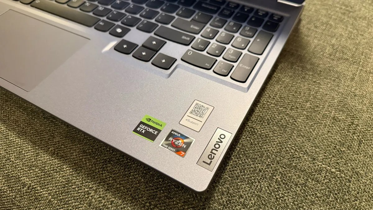 Đánh giá Laptop Lenovo LOQ 15ARP9: Lựa chọn gaming tốt, nhưng liệu có đáp ứng đủ nhu cầu công việc? 31 Lenovo LOQ 15ARP9 12