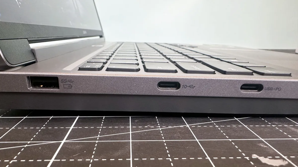 Lenovo Legion 5i 16 Gen 9 03