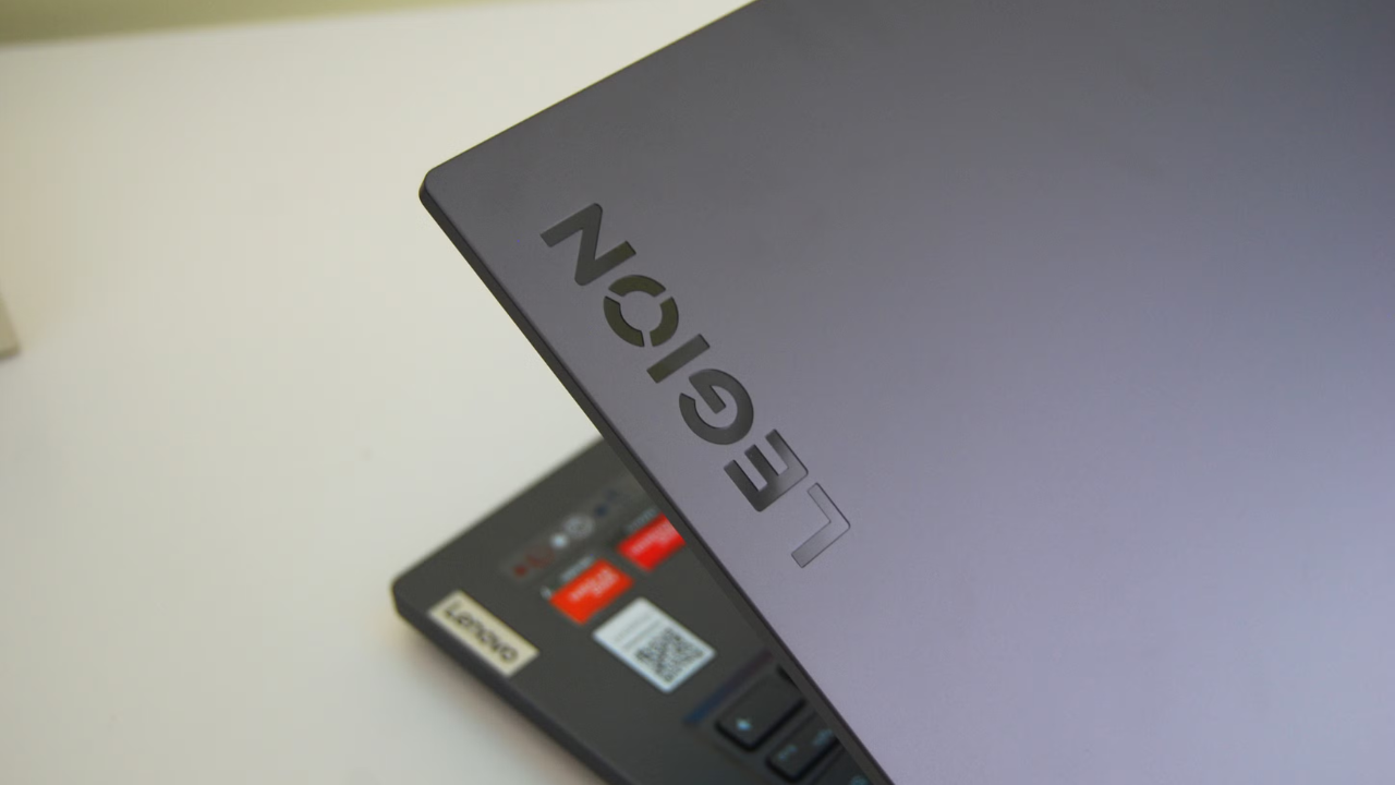 Legion Slim 5 Gen 8 AMD 14 - Sức mạnh ẩn sau thiết kế tinh gọn 35 Lenovo Legion Slim 5 Gen 8 11