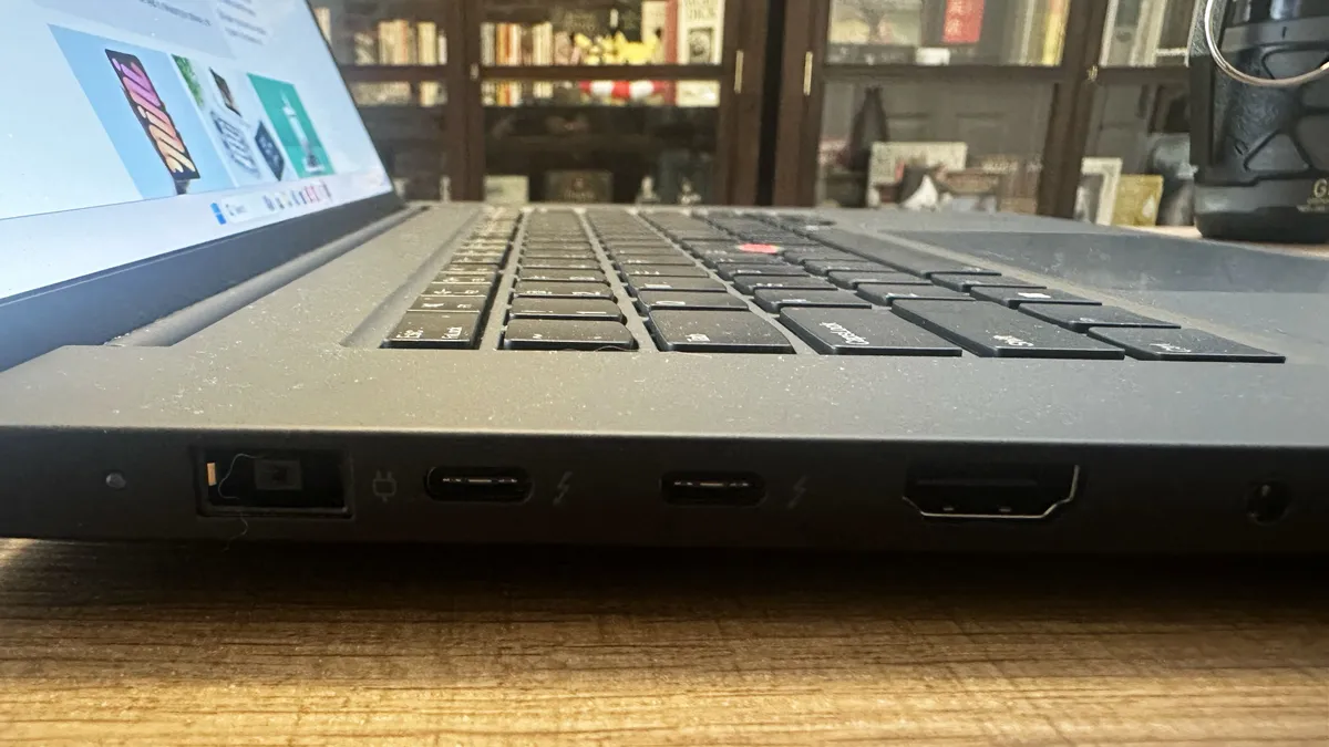 Lenovo ThinkPad P1 Gen 7 04