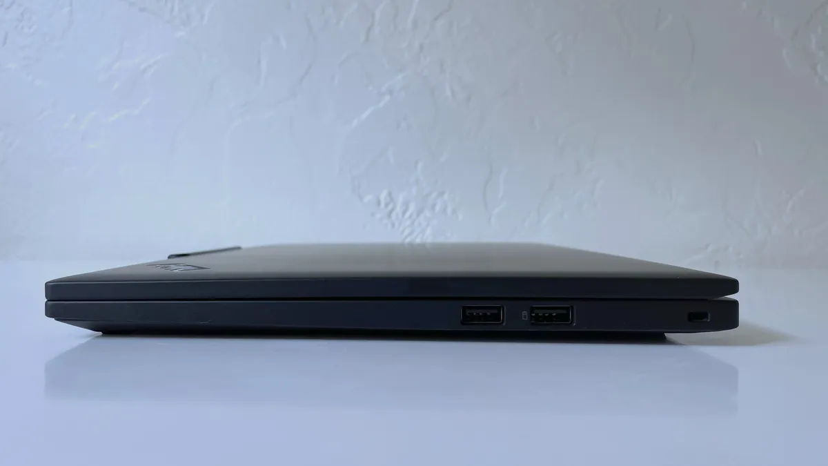 Lenovo ThinkPad T14s Gen 6 04