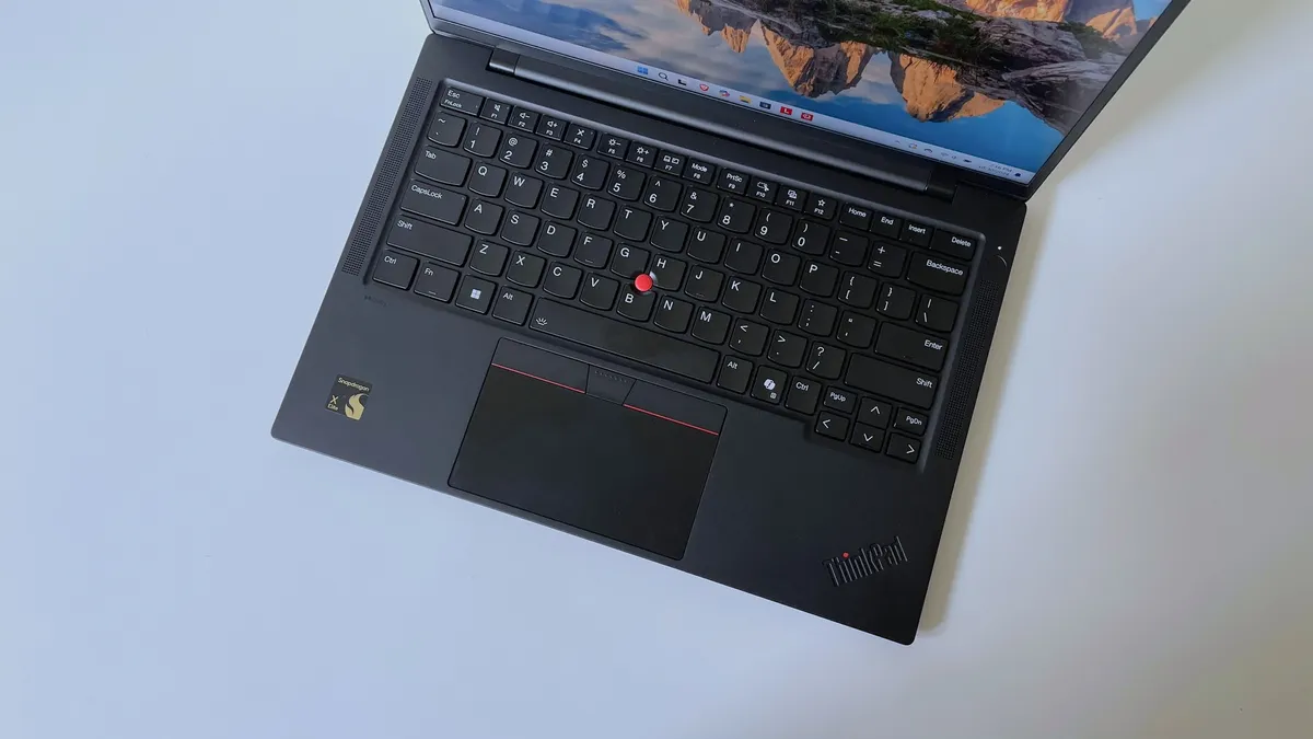 Lenovo ThinkPad T14s Gen 6 06